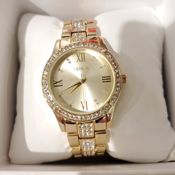 ✨ Geneva Gold-Tone Crystal Round Watch – New in Box ✨ main image 4